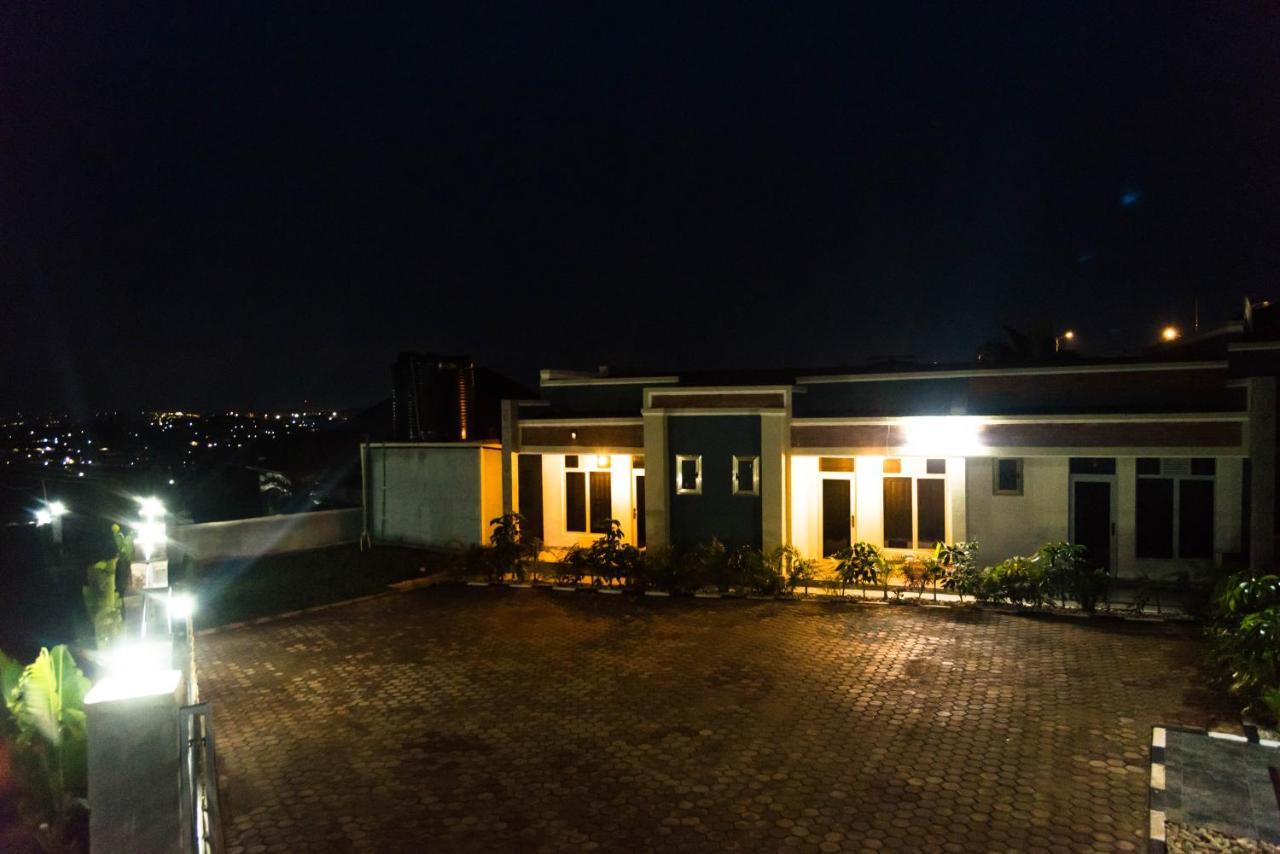 Avisha Town Hotel Kigali Exterior photo